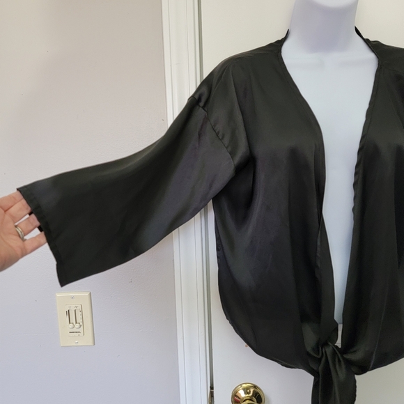 Urban Outfitters Black Satin Tie Front Nicole Blouse Flare Sleeve Deep V Size S - Picture 5 of 14